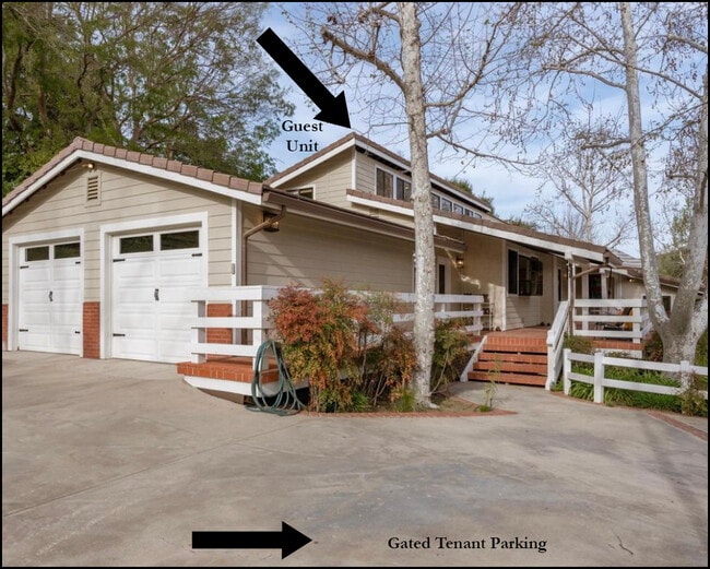 Guest Unit & Gated Parking - 6231 Fairview Pl Unit Guest