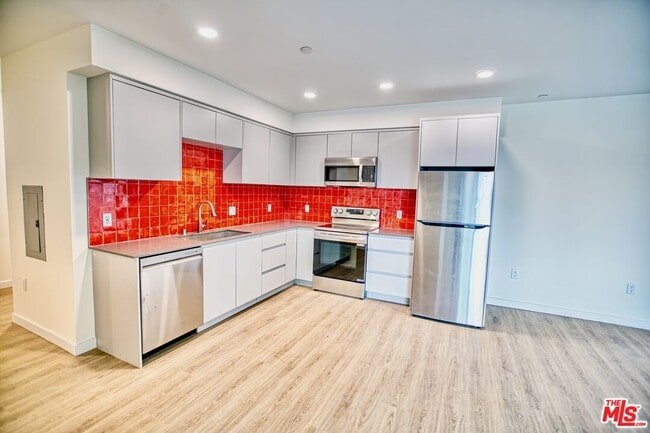 Photo - 14629 Erwin St Unit 203