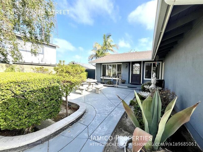 Photo - 1409 238th St