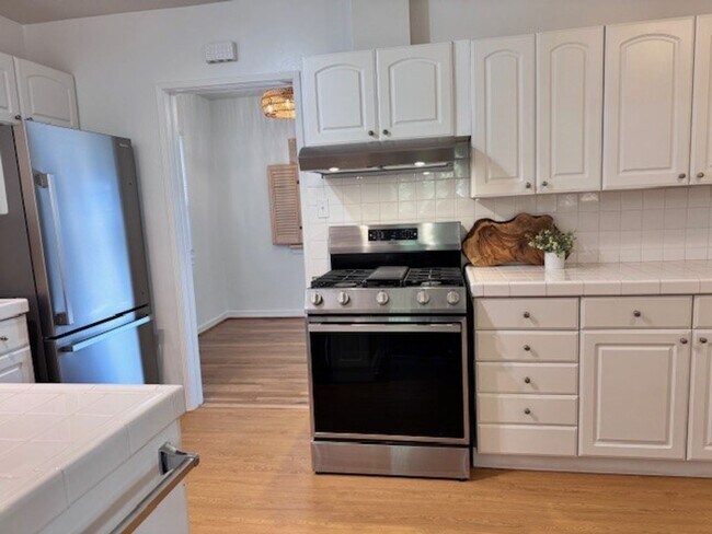 Photo - One bedroom, one bath in La Crescenta Unit 2313 1/2 Foothill Blvd