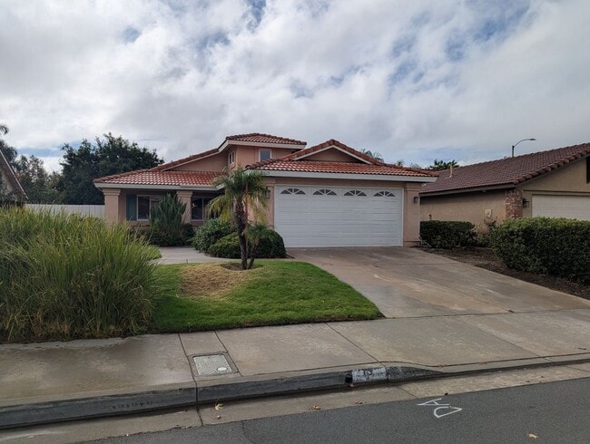 Building Photo - Beautiful 3 Bedroom/2 Bath Home Orange Cre...