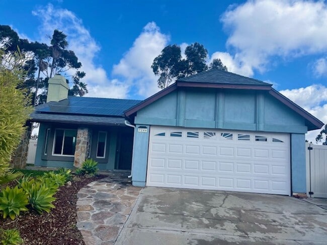 Building Photo - Great Mira Mesa Retreat