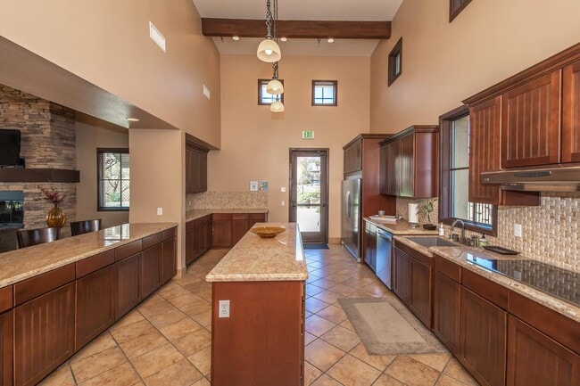 Photo - Vineyards at Palm Desert Apartment Homes