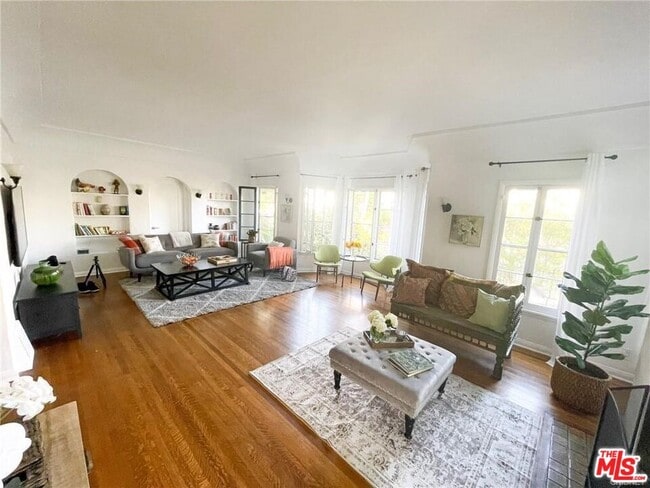 Photo - 601 Sweetzer Ave Unit B