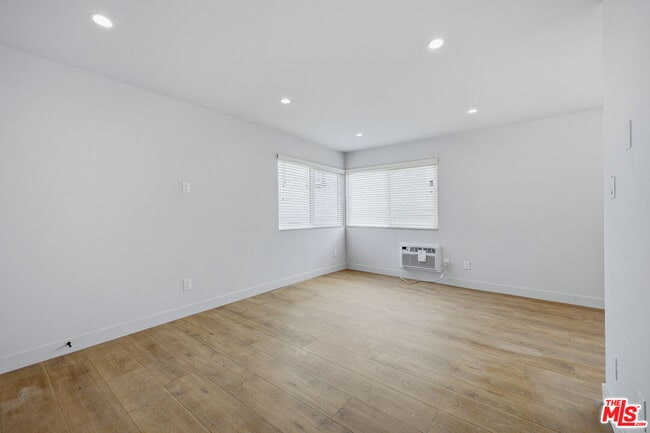 Photo - 1738 Colby Ave Unit 10