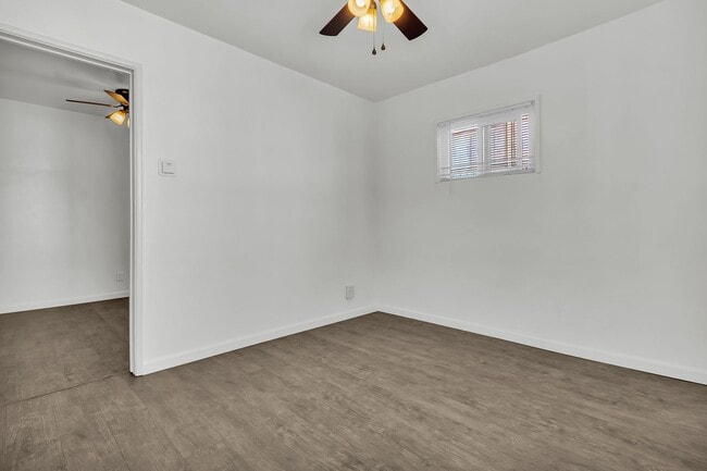 Photo - 447 E 101st St Unit 447 1/2 E 101st St