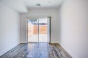 Photo - 1/2-11632 Burbank Blvd