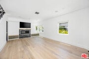 Photo - 107 Flores St