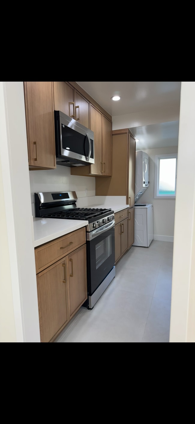 Photo - 1939 W Glenoaks Blvd