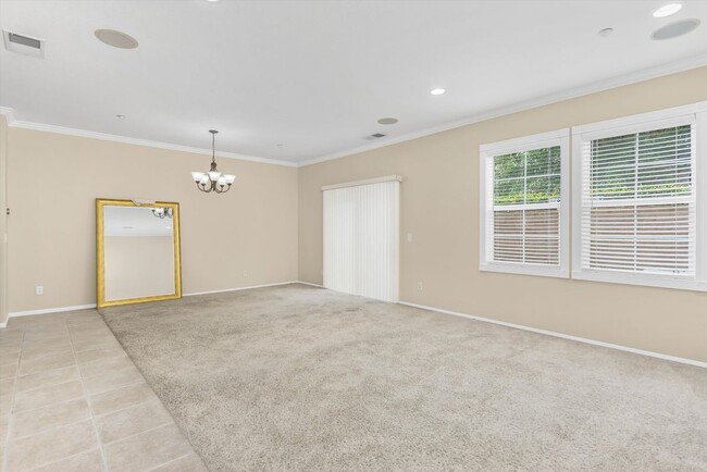 Photo - 7353 Ellena W