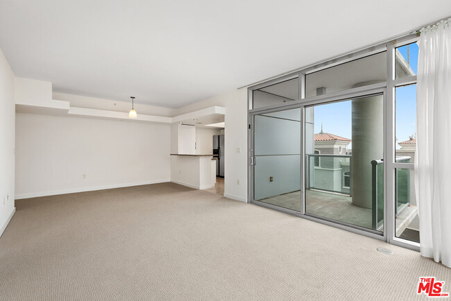 Photo - 13700 Marina Pointe Dr Unit 517