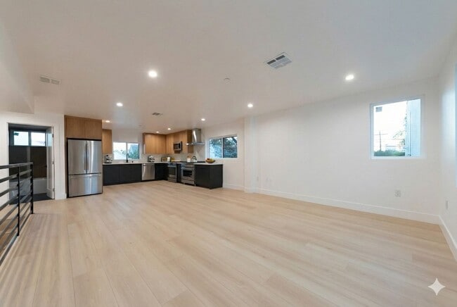 Photo - 1656 S Hayworth Ave Unit 1658 Hayworth Ave.