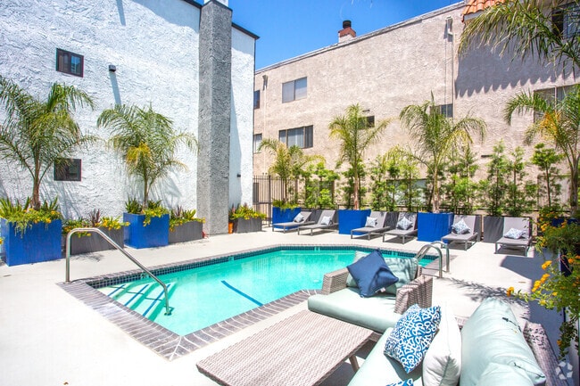 Pool - 439 W Stocker Luxury Living