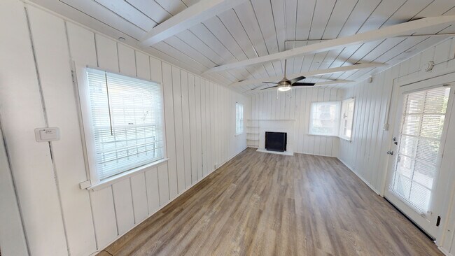 Photo - Beautiful One Bedroom Home Available in Sh...