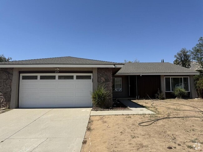 Building Photo - 265 W Campus View Dr Rental