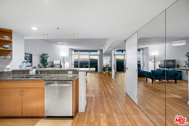 Photo - 13700 Marina Pointe Dr Unit 807