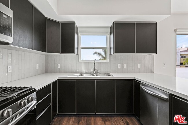 Photo - 1830 Selby Ave Unit 101