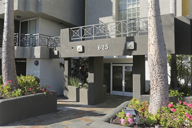 Photo - Hauser Apartments