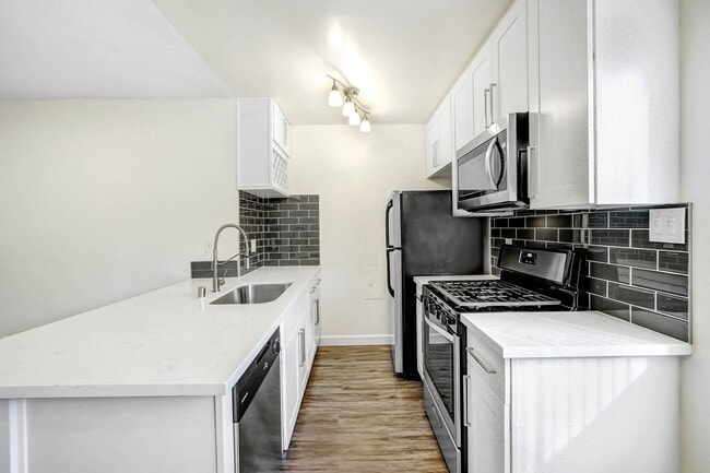 Photo - The Palm @ Valley Glen