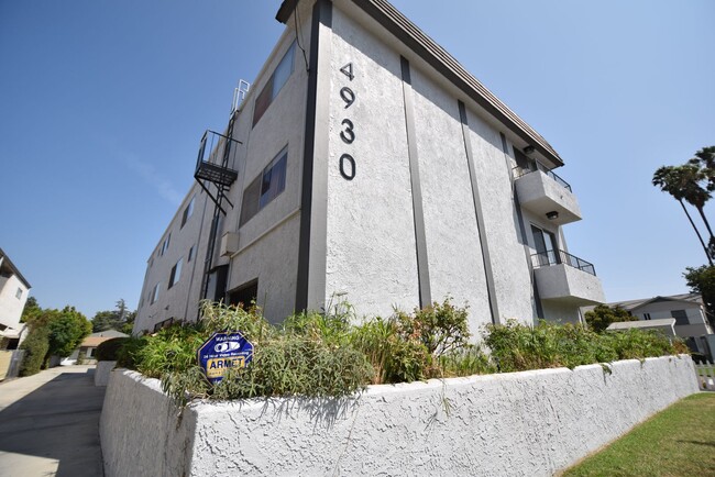 Photo - 4930 Whitsett Ave Apartment Unit 06