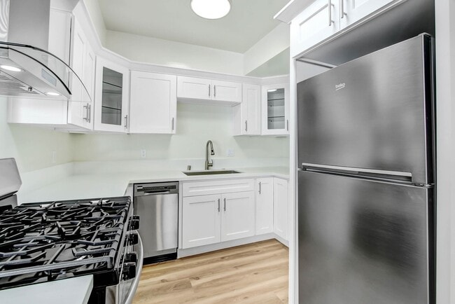 Photo - 1121 California Ave Apartment Unit 05