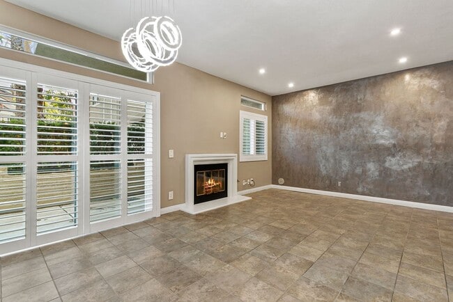 Building Photo - Bright and Spacious 2-Bedroom, 2.5-Bath Townhome in Rancho Niguel