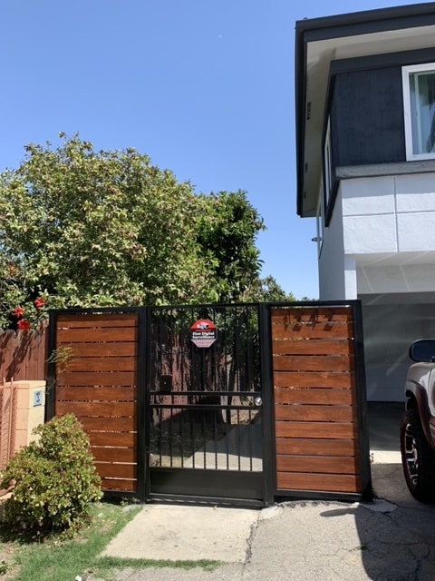 Building Photo - 1242 N Westmoreland Ave Unit 2