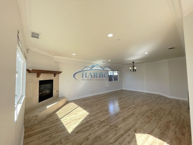 Photo - 4535 168th St