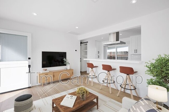 Photo - 243 E 20th St Unit C