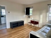 Photo - 525 W Plymouth St