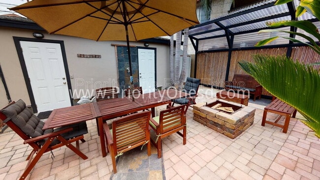 Building Photo - 4766 Bermuda Ave