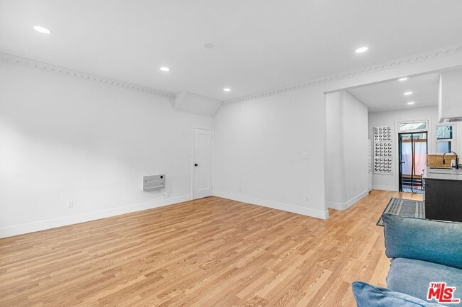 Photo - 246 Columbia Pl