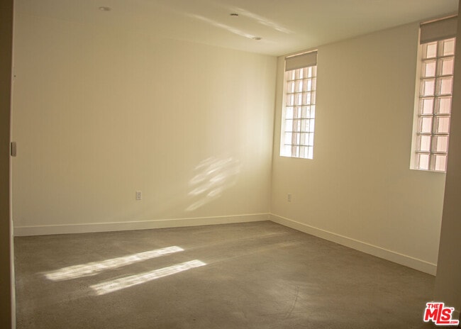 Photo - 4826 Franklin Ave Unit 2