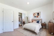 Photo - 732 E 52nd St Unit 734