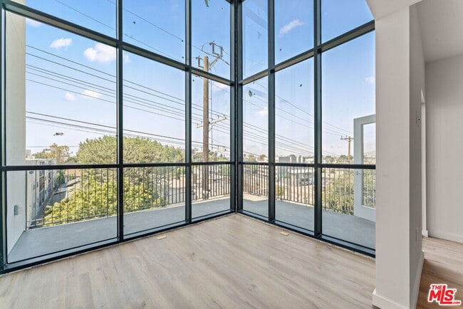 Photo - 3105 Bellevue Ave Unit 401