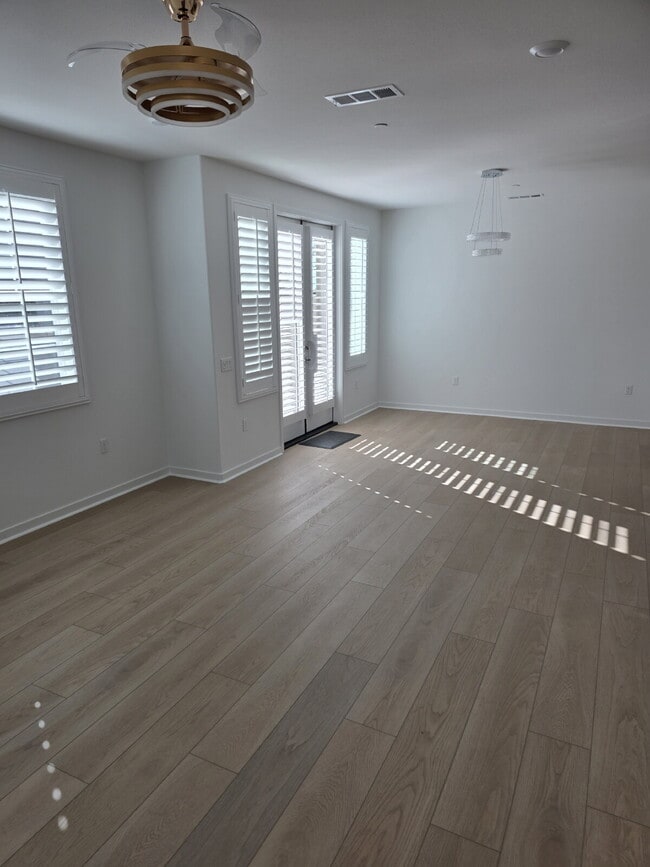 Photo - Sycamore Heights Masterpiece "Spacious 3-B...