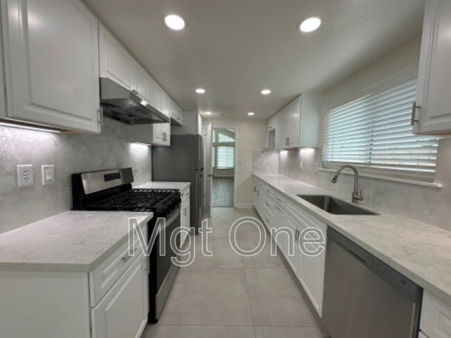 Building Photo - 13524 Auburn Ct