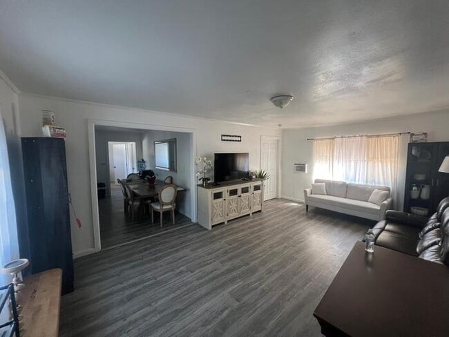 Photo - Fully Furnished 3 Bed House for Rent Campbell Ave Riverside CA