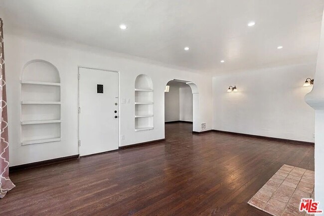 Photo - 8230 Blackburn Ave