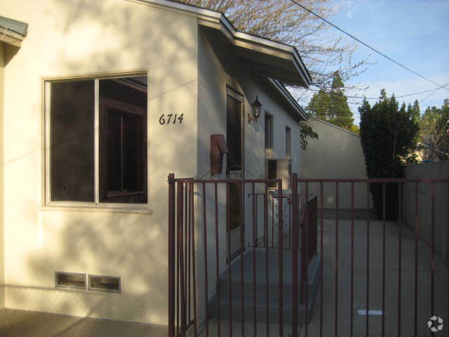 Building Photo - p6714-6716 Unit 6714 Rental