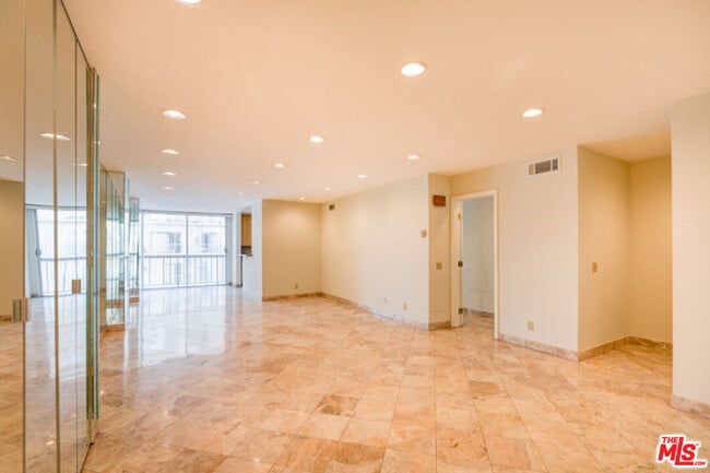 Photo - 10747 Wilshire Blvd Unit 905