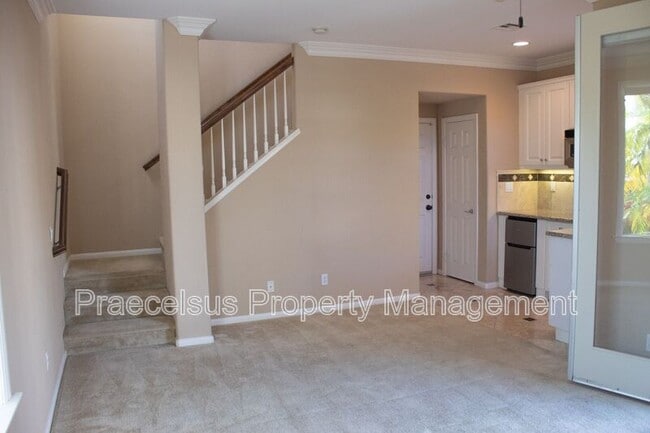 Photo - 1033 White Alder Ave