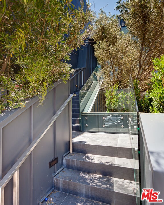 Photo - 209 Hollister Ave
