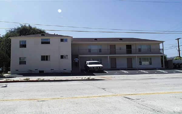 Building Photo - 2651 La Cienega Ave.