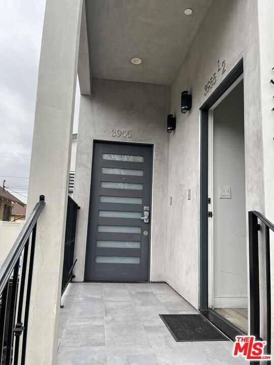 Photo - 3955 1/2 S Budlong Ave Unit 3955