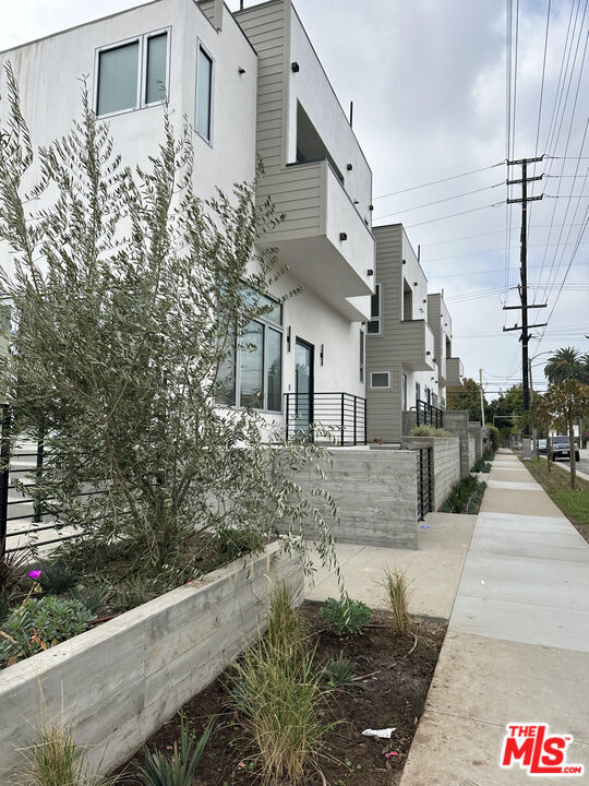 Photo - 1900 20th St Unit #B