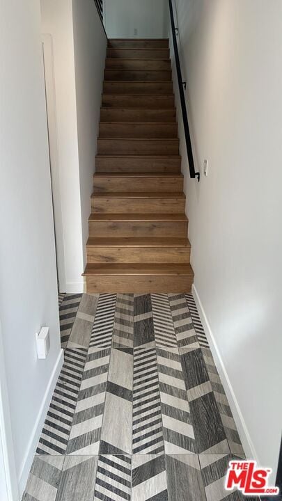 Photo - 853 N June St