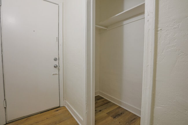 Photo - Catalina Apartments