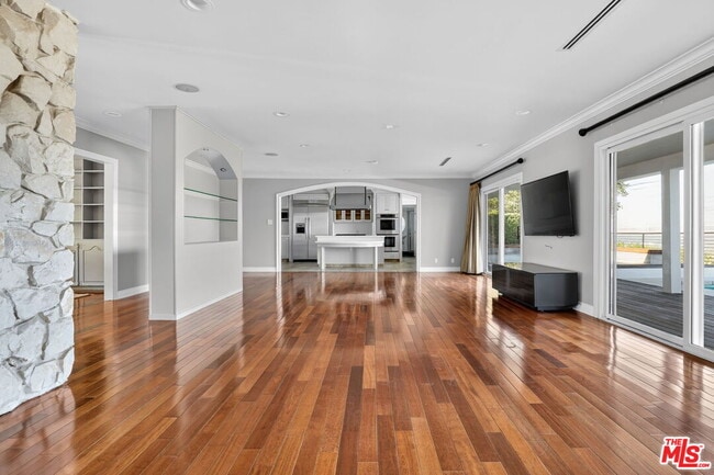 Photo - 4186 Regal Oak Dr
