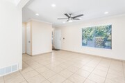 Photo - 1045 Clark St